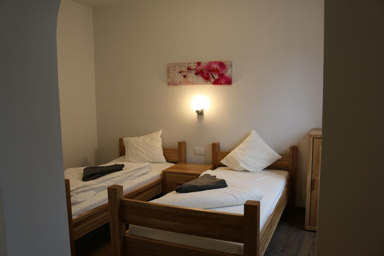 Hotel Sinos Клагенфурте Экстерьер фото