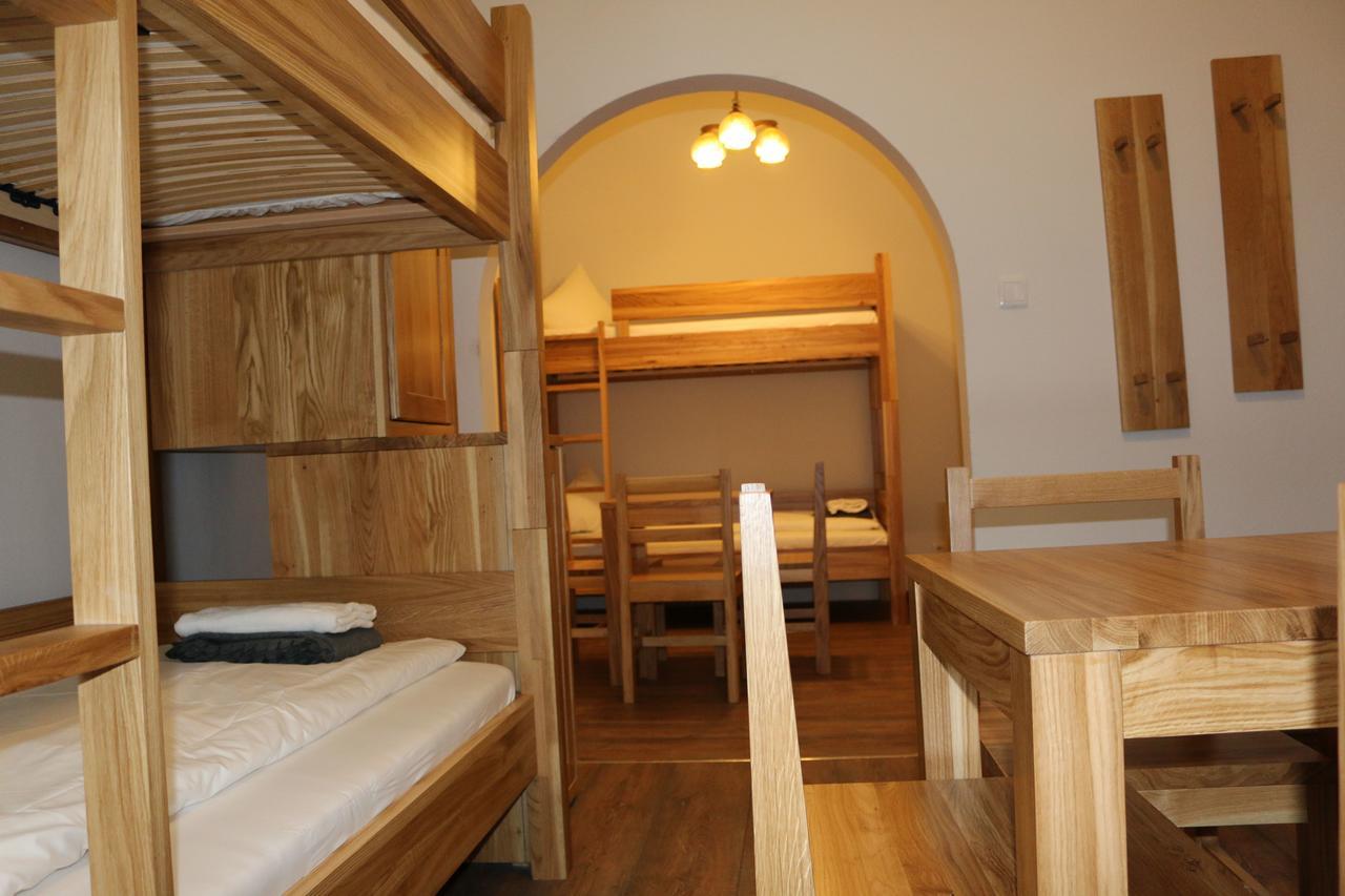 Hotel Sinos Клагенфурте Экстерьер фото