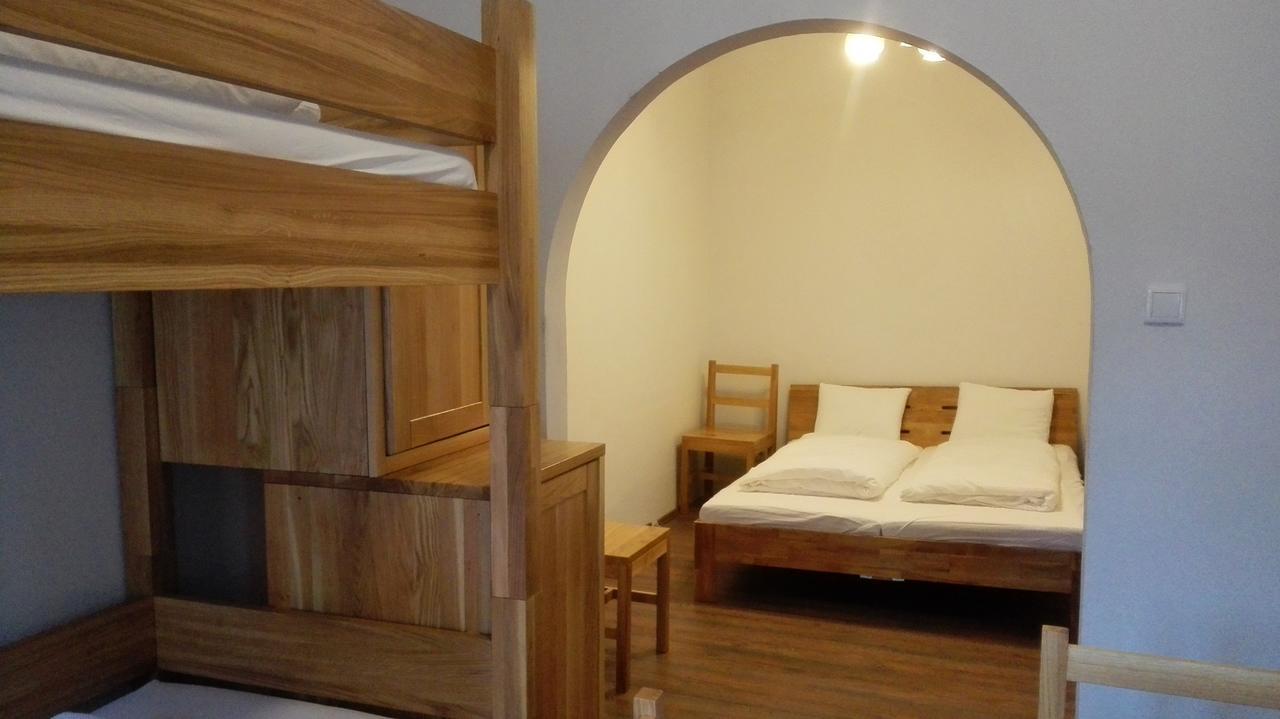 Hotel Sinos Клагенфурте Экстерьер фото