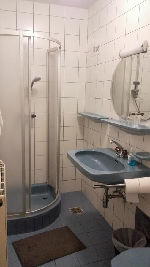 Hotel Sinos Клагенфурте Экстерьер фото